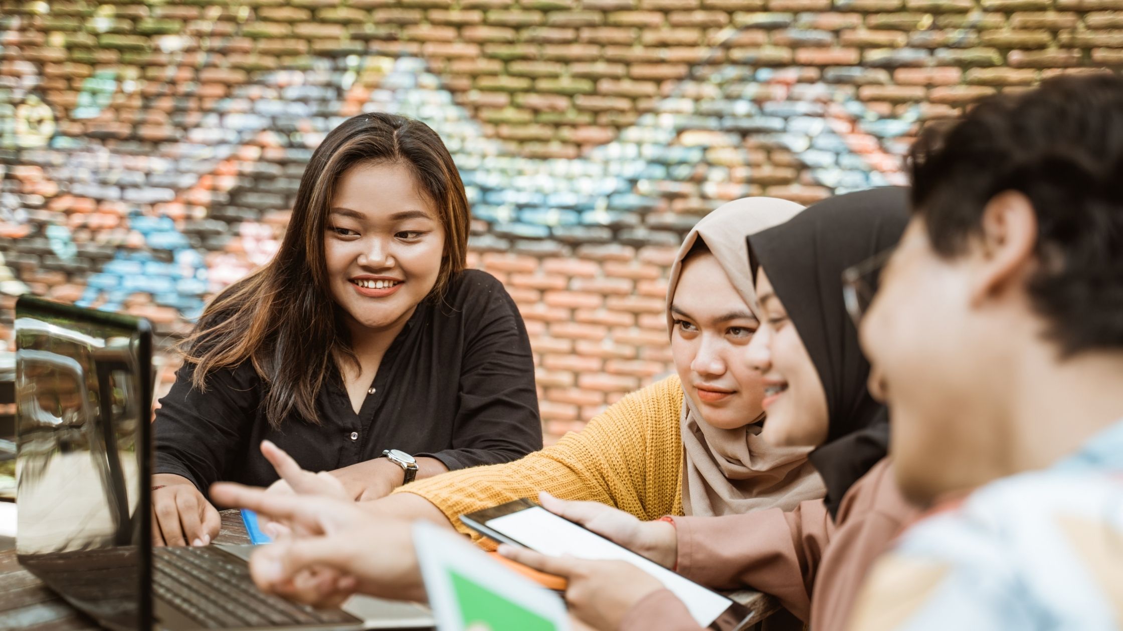 Average IELTS Band Score by Country